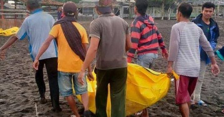 Satu Kelompok Lakukan Ritual Di Pantai Jember Berujung Tewaskan Sepuluh Orang Anggotanya