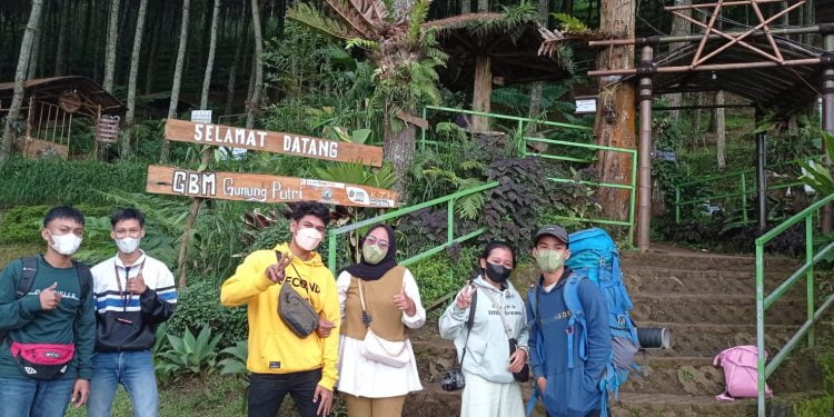 Tukar KTP Dengan Sampah, Edukasi Bersih-bersih Ala Wisata Geger Bintang Matahari Lembang