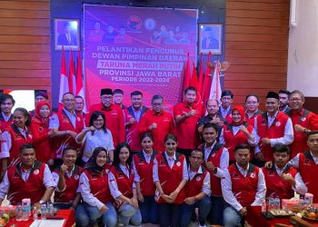 Hasto Kristiyanto Resmi Kukuhkan Pengurus DPD Taruna Merah Putih Jabar