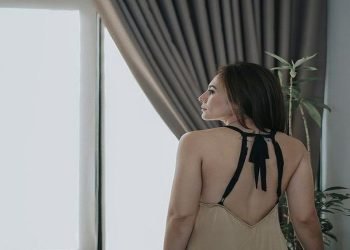 Wulan Guritno Baju Seksi