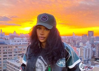 Diduga Bersaing dengan Taylor Swift, Sza Bantah Hal tersebut