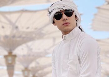 Kembali Viral Rizky Billar Sholat di Lapangan, Kayak Nggak Ada Mushola