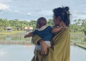 Indah permatasari dan anaknya