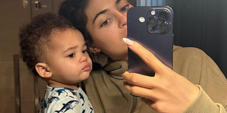 Kylie Jenner Umumkan Nama dan Wajah Anak Keduanya