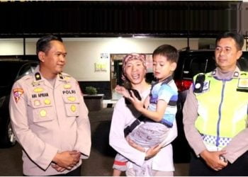 Viral, Bocah Laki Laki Ditemukan Dalam Angkot