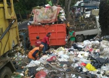 Buang Ke TPA Sarimukti Terhambat Akibatnya Sampah Dari Kota Cimahi Menumpuk di Sejumlah TPS