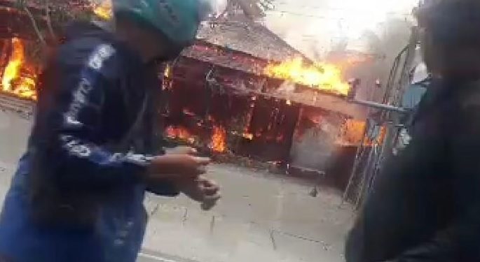 Kembali Rumah Makan Ampera di Bandung Dilalap Si Jago Merah