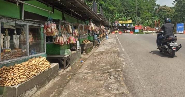 Tol Cisumdawu Beri Dampak Buruk Bagi Pelaku Usaha Di Jalur Lama