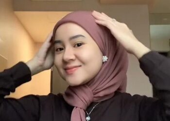 Tampil Anggun dengan Anting untuk Percantik Hijab Anda
