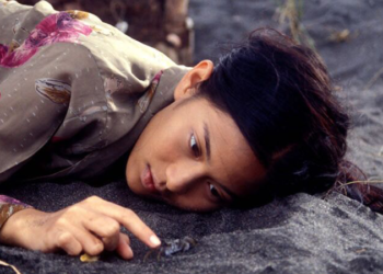 Dian Sastro dalam Pasir Berbisik