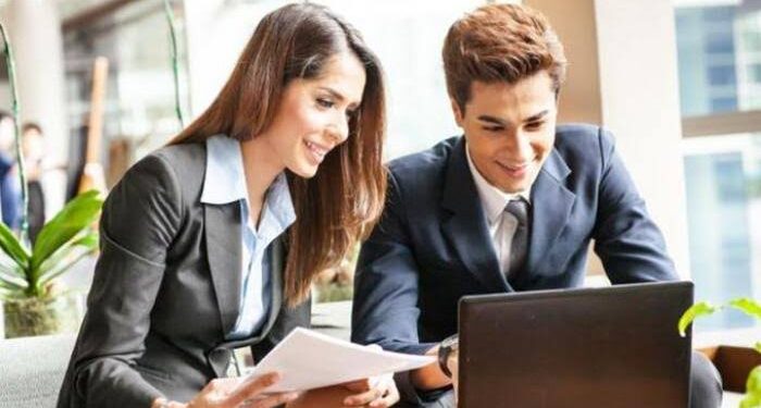 5 Etika ketika Bertemu Atasan di Kantor Maupun di Luar Kantor