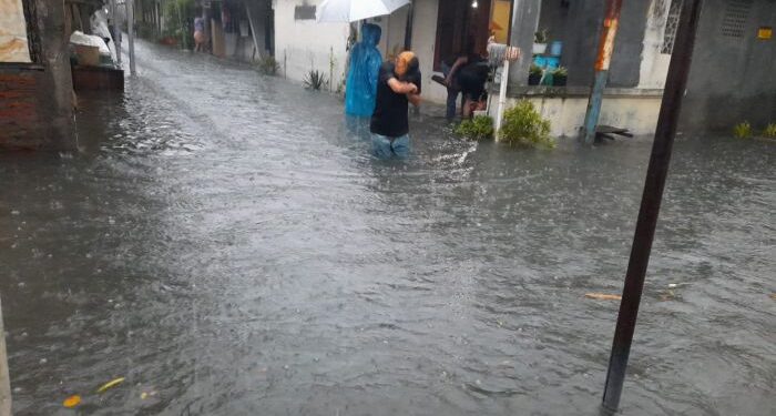 Hujan Deras Sebabkan Banjir di Solo