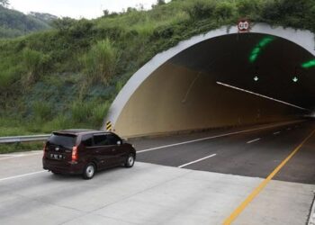 Twins Tunel atau terowongan Kembar Tol Cisumdawu