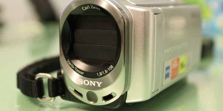 Fakta yang terungkap dari sebuah Handycam