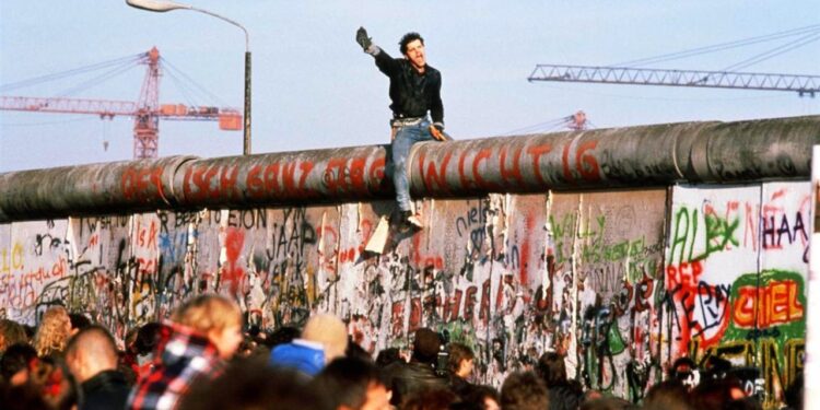 Tembok Berlin di Jerman saat Perang