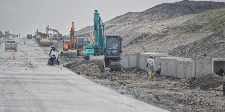 Progres pembangunan Tol Cisumdawu seski 4,5 dan 6 terus dilakukan sebagai upaya percepatan terhadap pelayanan arus mudik lebaran 2023