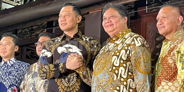 Airlangga Hartarto bertemu dengan SBY dan AHY