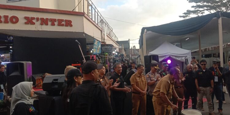 Pj Wali Kota Cimahi Dikdik Nugrahawan resmikan Ramadan Expo Kota Cimahi