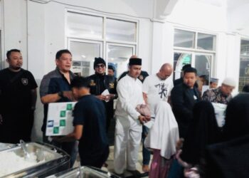 Saoring Eagle Harley Davidson Indonesia bagikan paket lebaran kepada anak Yatim Piatu