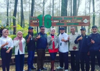 Istri Gubernur Jabar berkunjung nikmati liburan di Pal 16 Cikole Lembang, Minggu 30 April 2023