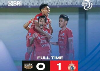 Persija Jakarta berhasil memperoleh tiga poin penuh saat menghadapi dewa United dan berhasil menggeser posisi Persib Bandung di urutan kedua liga 1 Indonesia