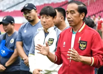 Jokowi akui sulit urus sepak bola