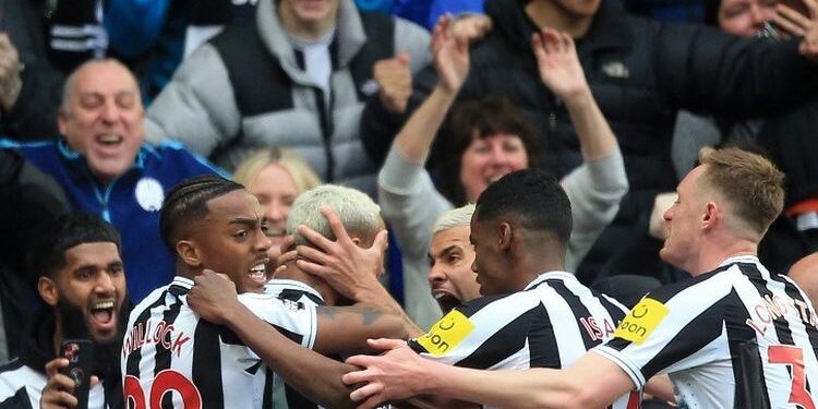 Pemain Newcastle kuasai laga lawan Tottenham (AFP-LINDSEY PARNABY)