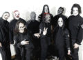 Slipknot yang terkenal dengan topengnya (loudwire)