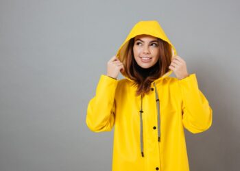 Tips memilih jas hujan sesuai kebutuhan (Suzuki Indonesia)