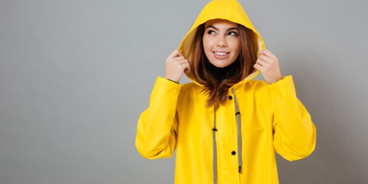 Tips memilih jas hujan sesuai kebutuhan (Suzuki Indonesia)