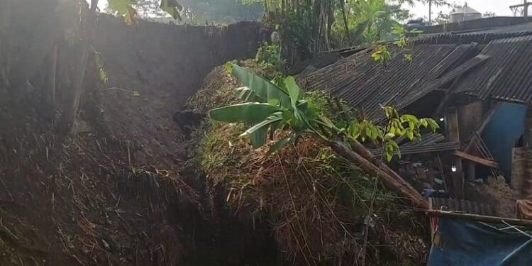 Bencana Tanah Longsor di Tasikmalaya