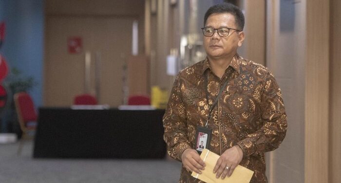 Endar Priantoro melaporkan Firli ke Dewan Pengawas KPK