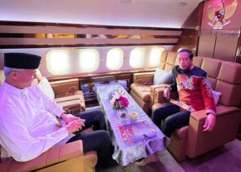 Ini Isi Percakapan Ganjar Pranowo dan Joko Widodo dalam Pesawat