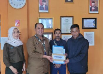 Perhutani KPH Bandung Utara serahkan sharing wisata kepada LMDH Giri Makmur