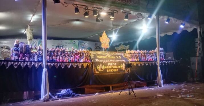 Wayang golek akhiri acara Hari Jadi Desa Kertawangi ke 45 selama tiga hari berturut-turut