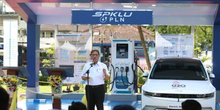 Anies Baswedan Kritik Jokowi, Luhut Balas dengan Tegas