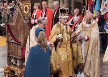 Charles III Resmi Dinobatkan jadi Raja Inggris