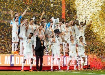 Real Madrid berhasil memboyong trofi Copa Del Rey setelah berhasil menaklukkan Osasuna dengan skor 2-1