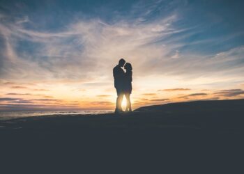 10 Rekomendasi Nama Kontak untuk Pacar yang Lucu dan Romantis