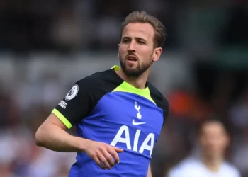 Harry Kane Disandera Tottenham Hotspurs