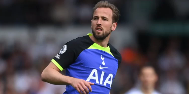 Harry Kane Disandera Tottenham Hotspurs