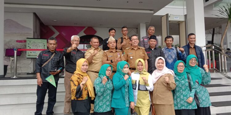 Desa Kertawangi Kecamatan Cisarua Kabupaten Bandung Barat maju ke tingkat provinsi Jawa Barat