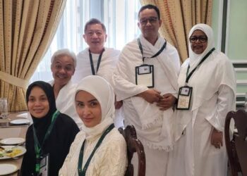 Anies Baswedan dan Ganjar Pranowo bertemu saat menunaikan ibadah haji