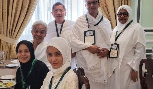 Anies Baswedan dan Ganjar Pranowo bertemu saat menunaikan ibadah haji