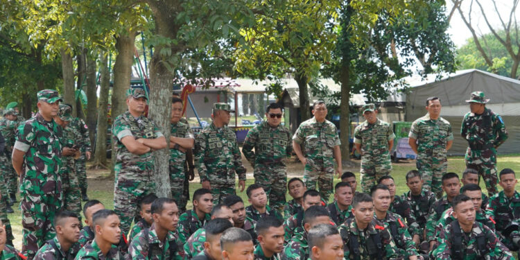 Brigif 15/Kujang II Kodam III/Siliwangi terus melakukan pembinaan satuan secara bertingkat, bertahap dan berlanjut.