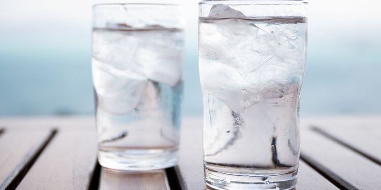 Selama Musim Panas Diperbolehkan Minum Air Dingin, Begini Penjelasn Dokter Spesialis