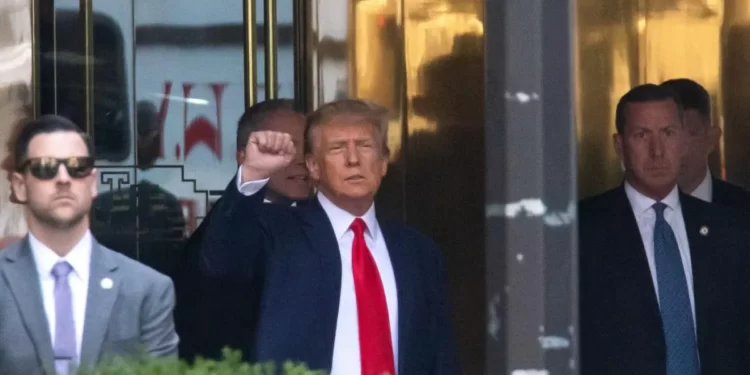 Donald Trump Sempat Dipenjara Selama 20 Menit, Ada Apa Ya?