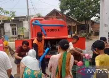 Pemkab Bekasi Penuhi Air Bersih untuk Warga yang Terdampak Kekeringan