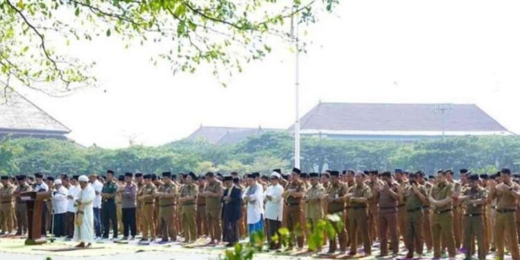 ASN Pemkab Bekasi Ikuti Shalat Istiqa untuk Minta Hujan