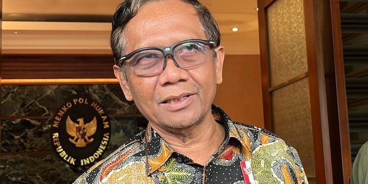 Saling Jegal Internal Golkar Untungkan Mahfud MD